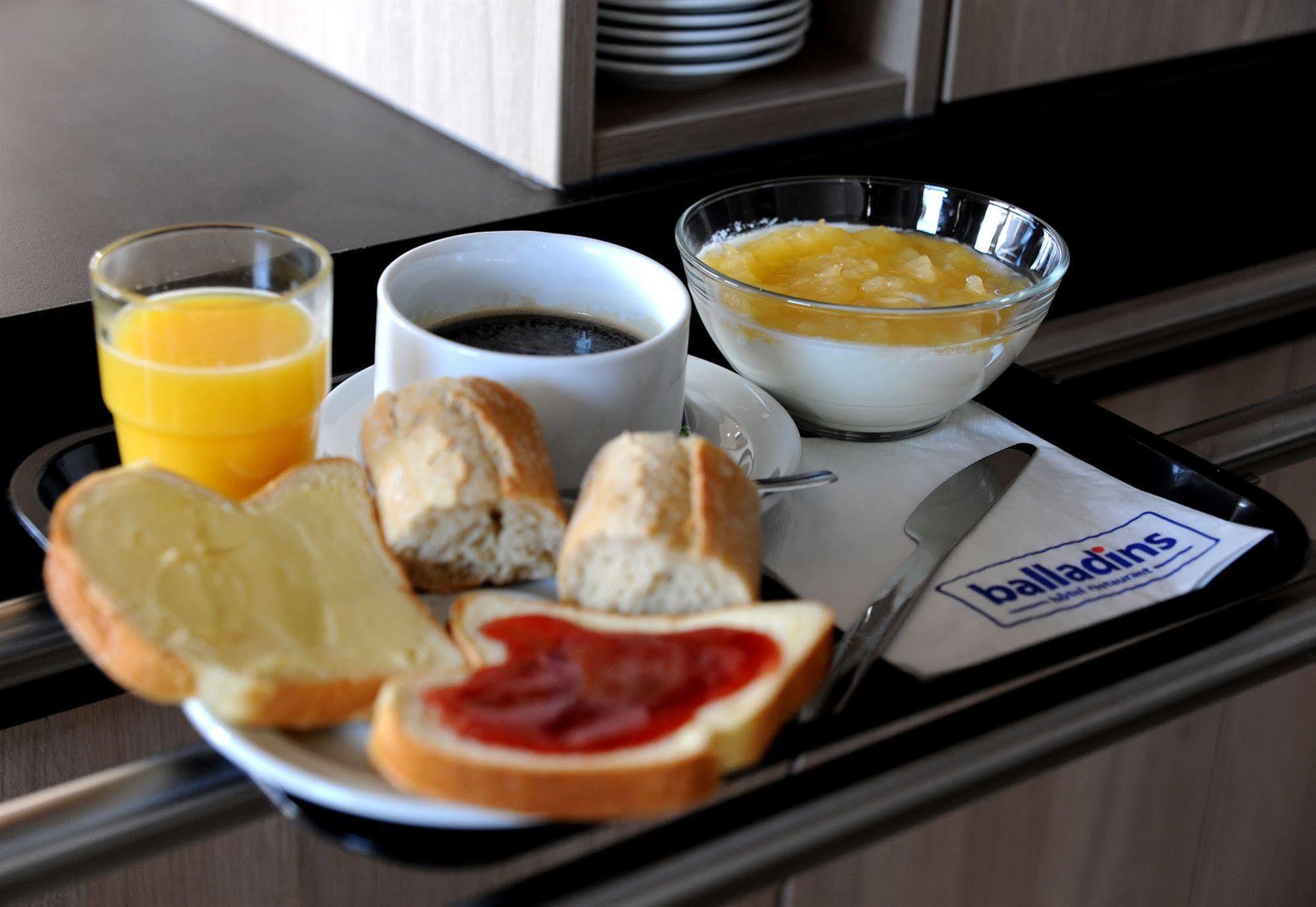 Welcomotel Les Mureaux Esterno foto