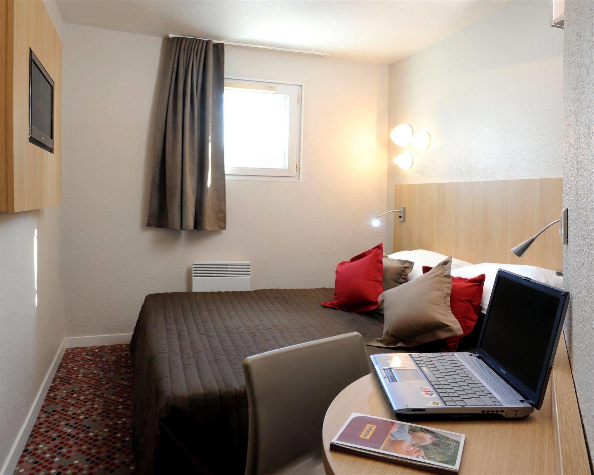 Welcomotel Les Mureaux Esterno foto