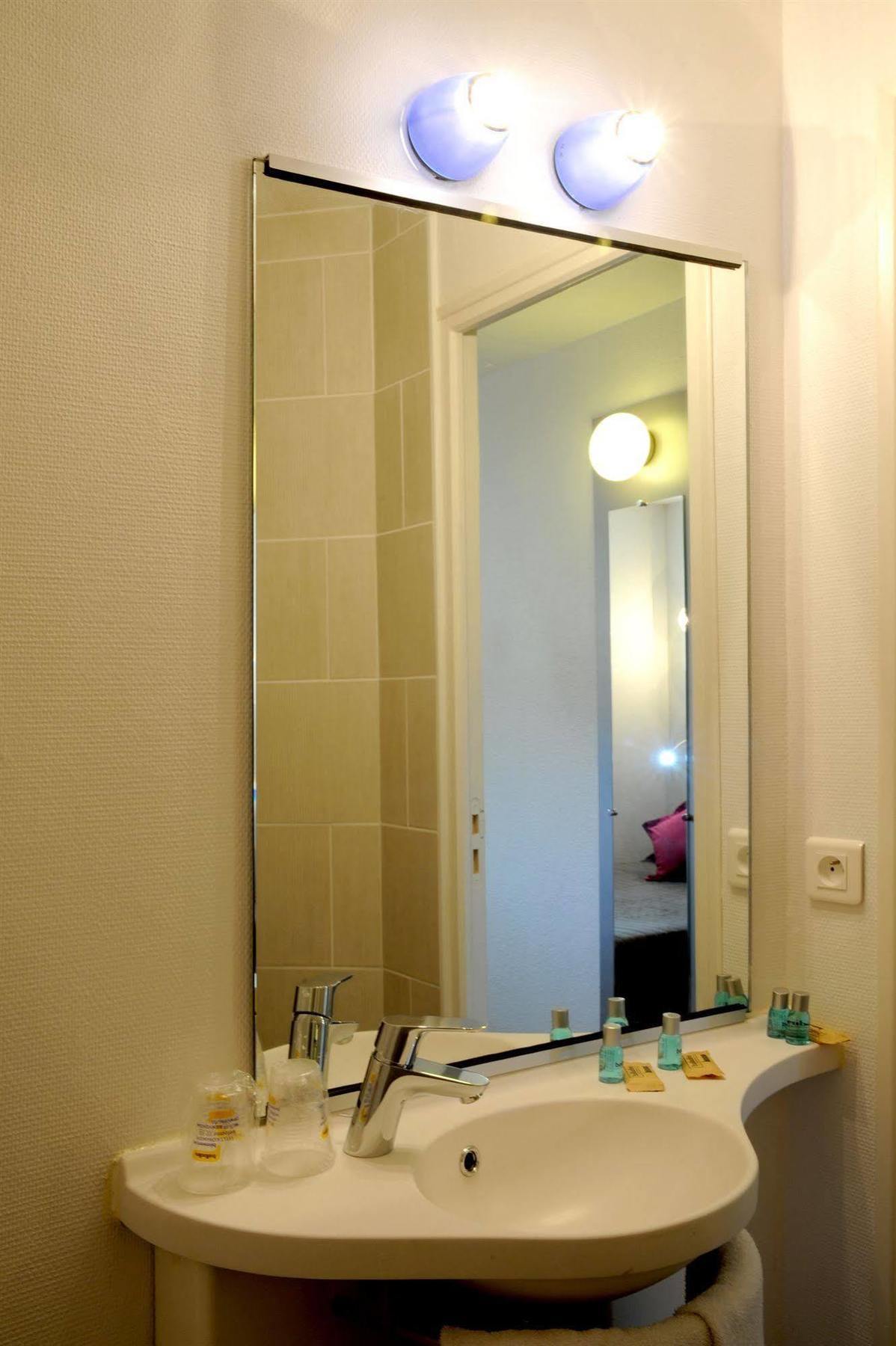 Welcomotel Les Mureaux Esterno foto