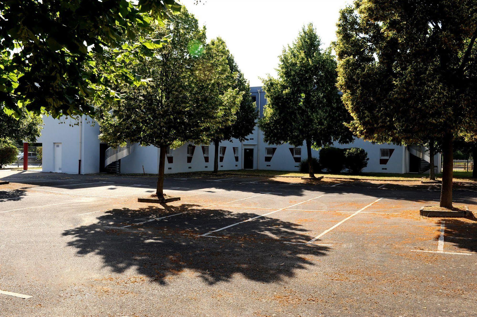 Welcomotel Les Mureaux Esterno foto