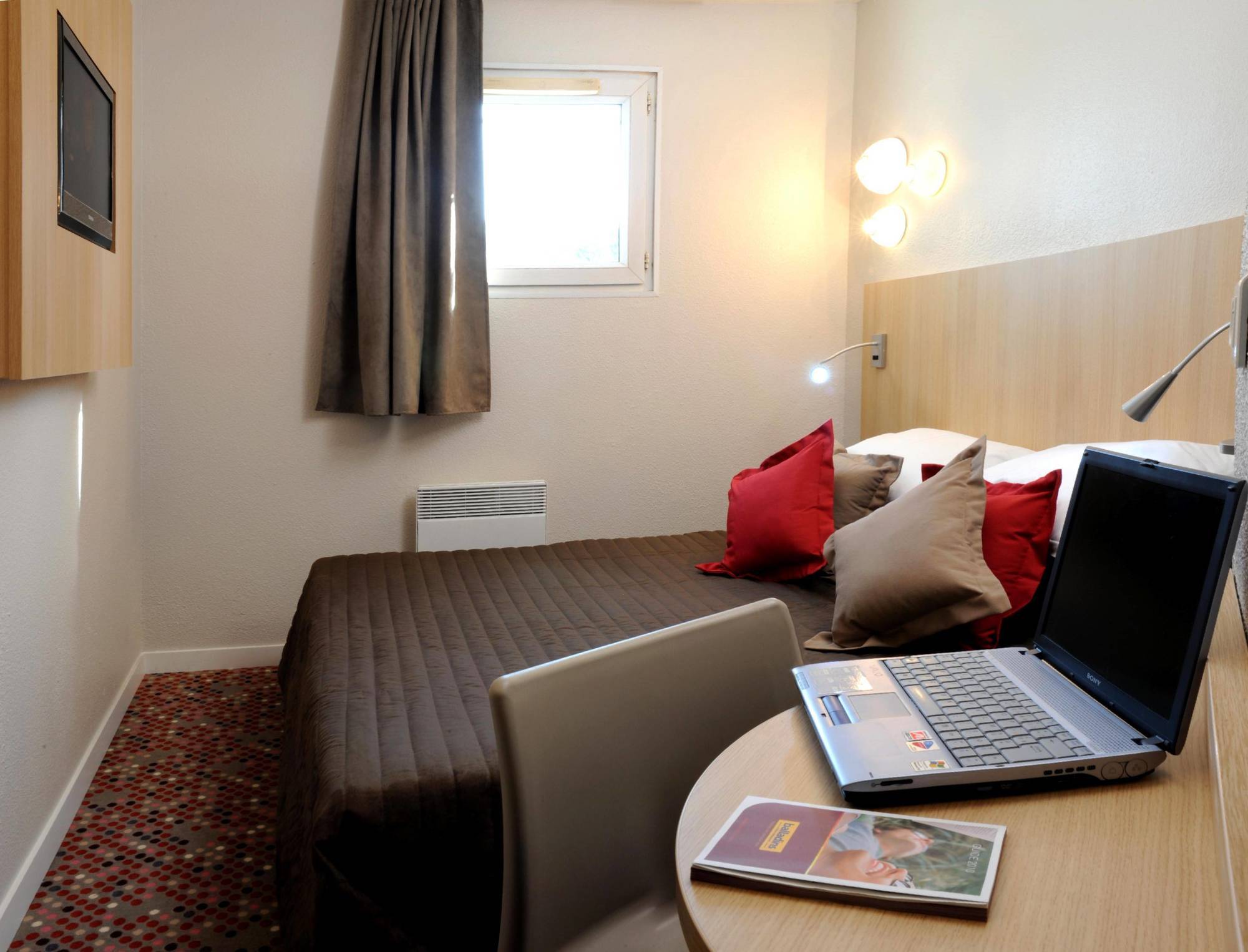 Welcomotel Les Mureaux Esterno foto